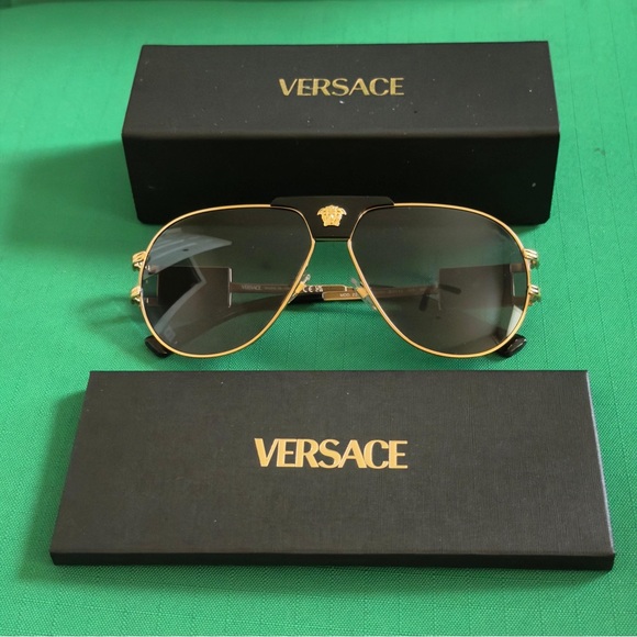 ✨ Versace Gold Pilot Sunglasses – Medusa Logo – Made in Italy ✨